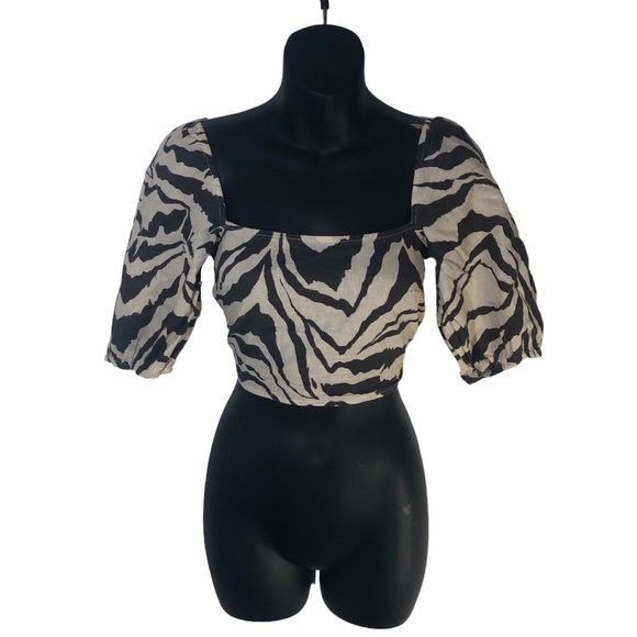 Zebra 🦓 Print Unique Crop Top with sleeves. - Picture 1 of 4